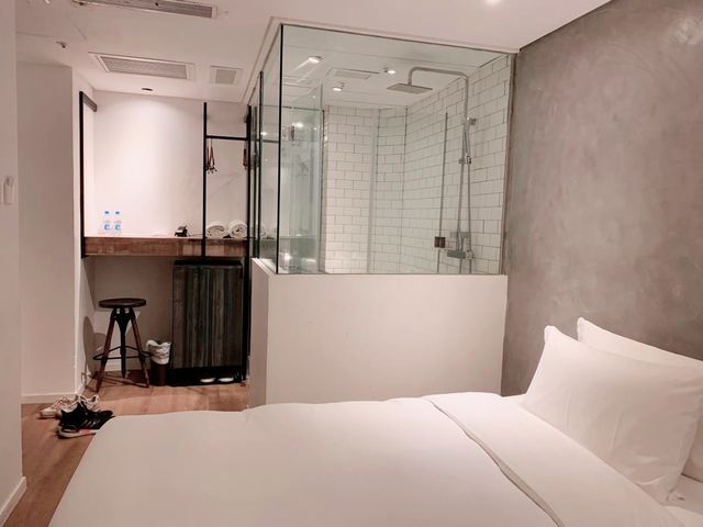 三百蚊入住工業風酒店 客舍😛