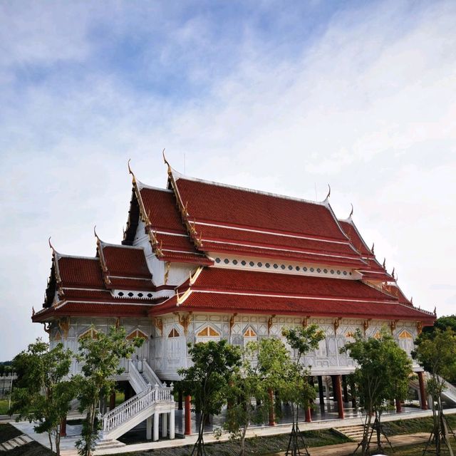 ความงามของสถาปัตยกรรมไทย ณ วัดวชิรธรรมาราม
