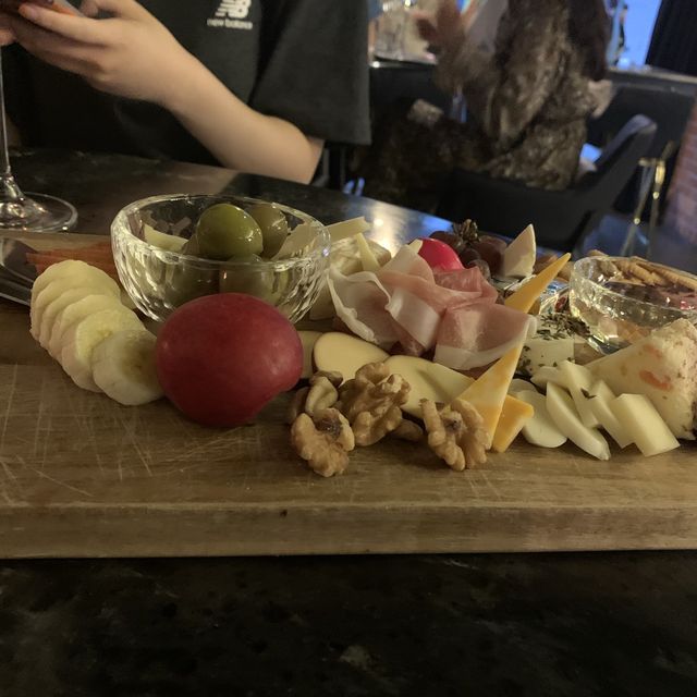 전주 객사 와인바, 유어글라스