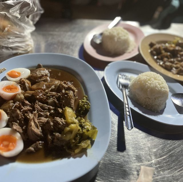 Chang phuak gate night food stalls chiang mai