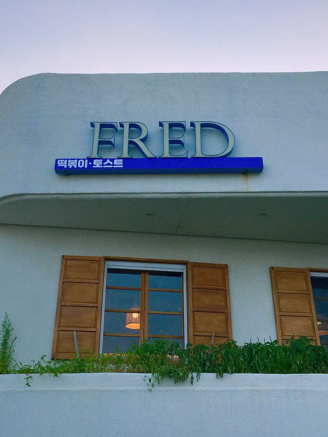 산토리니 느낌의 오션뷰 루프탑 기장 FRED 카페