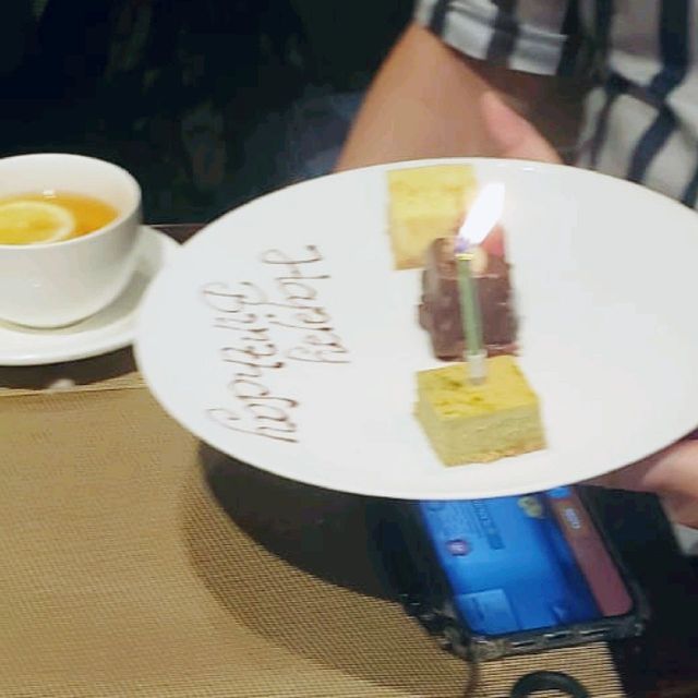 由11:30進食，兩小時美食充沛，而且座無虛席。