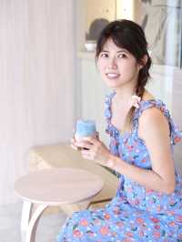 奶白色同木系為主調 Cafe