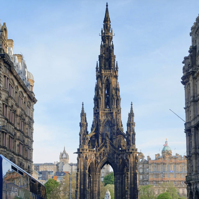 10 Best Things To Do in Edinburgh 😎