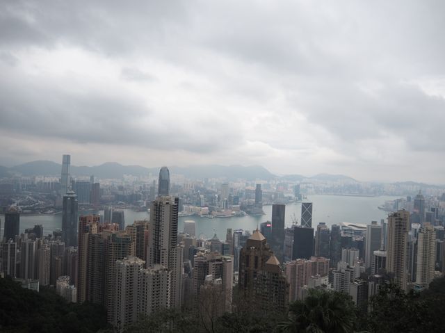 欣賞到香港絕美維多利亞景色😍山頂凌霄閣