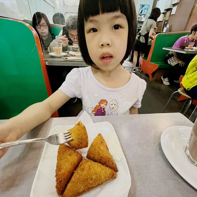 入坪洲必食超鬆化蝦多士🦐 