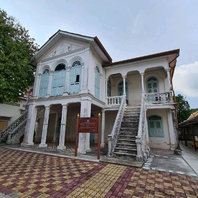 วัดเก่าแก่กลางเมืองภูเก็ต