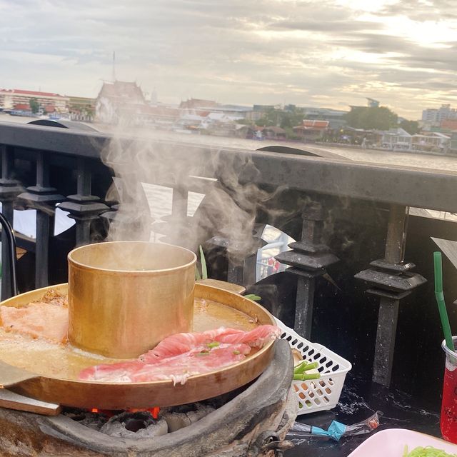 หมูกระทะวิวริมน้ำ
