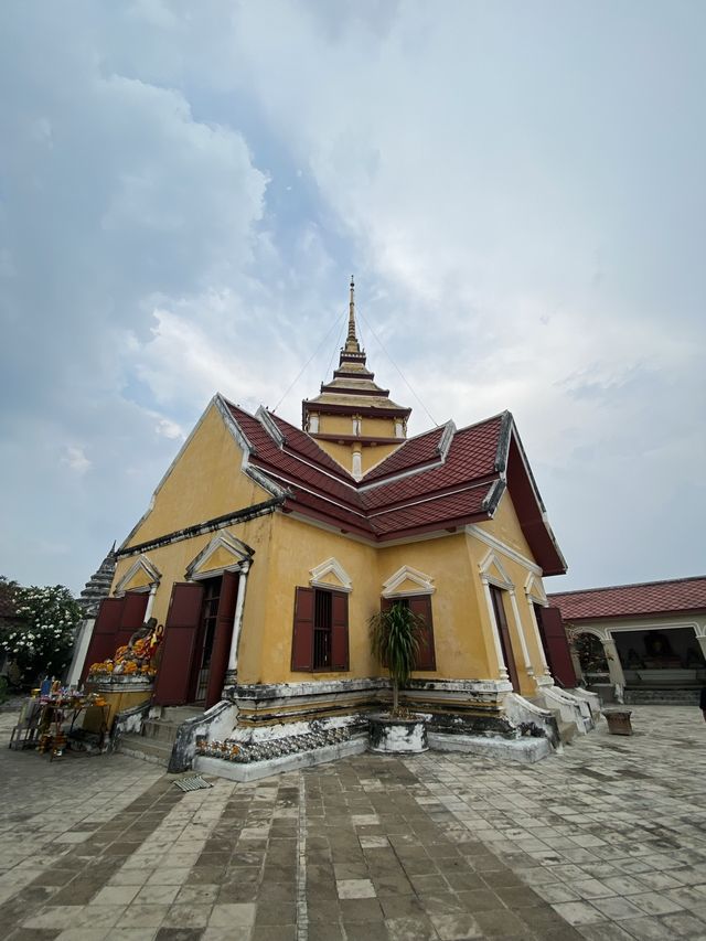 โบราณสถาน ปราสาทนครหลวง 