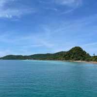 ล่องเรือเที่ยวเกาะทะลุใกล้ๆที่ ประจวบคีรีขันธ์ 
