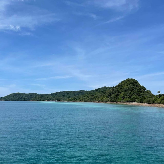 ล่องเรือเที่ยวเกาะทะลุใกล้ๆที่ ประจวบคีรีขันธ์ 