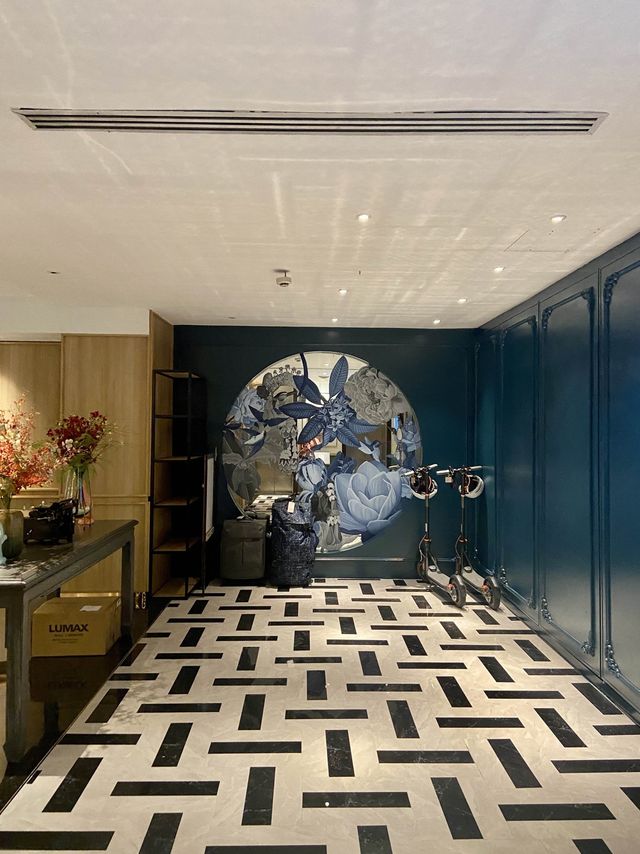 Graph Hotel