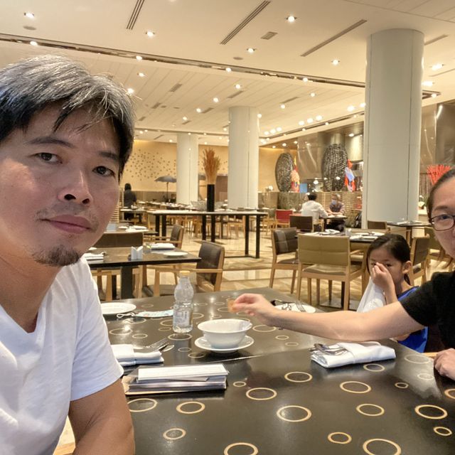 Seafood buffet at Serena Brasserie🦞 🦀 🐟 
