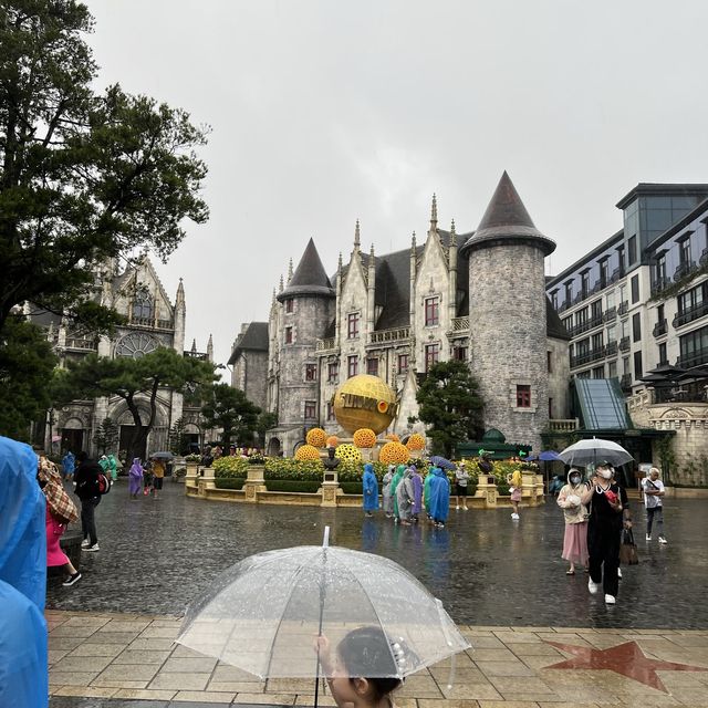 A huge amusement park in Da Nang!