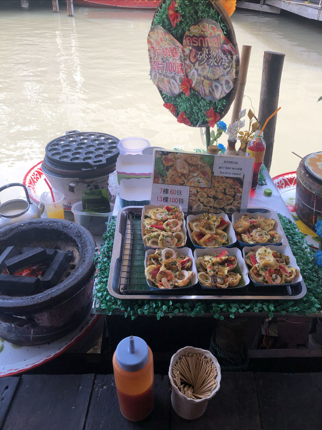 Thai food guide trip 😛😋