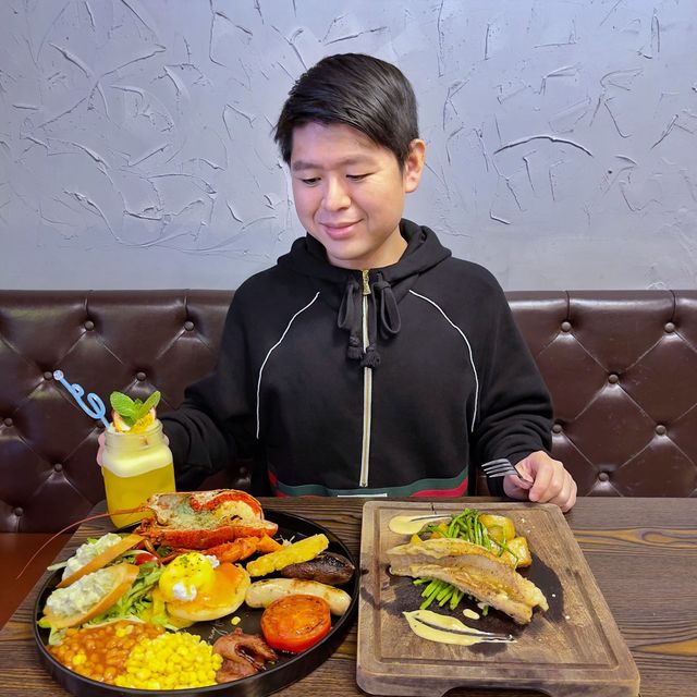 大大盤原隻龍蝦 All Day Breakfast