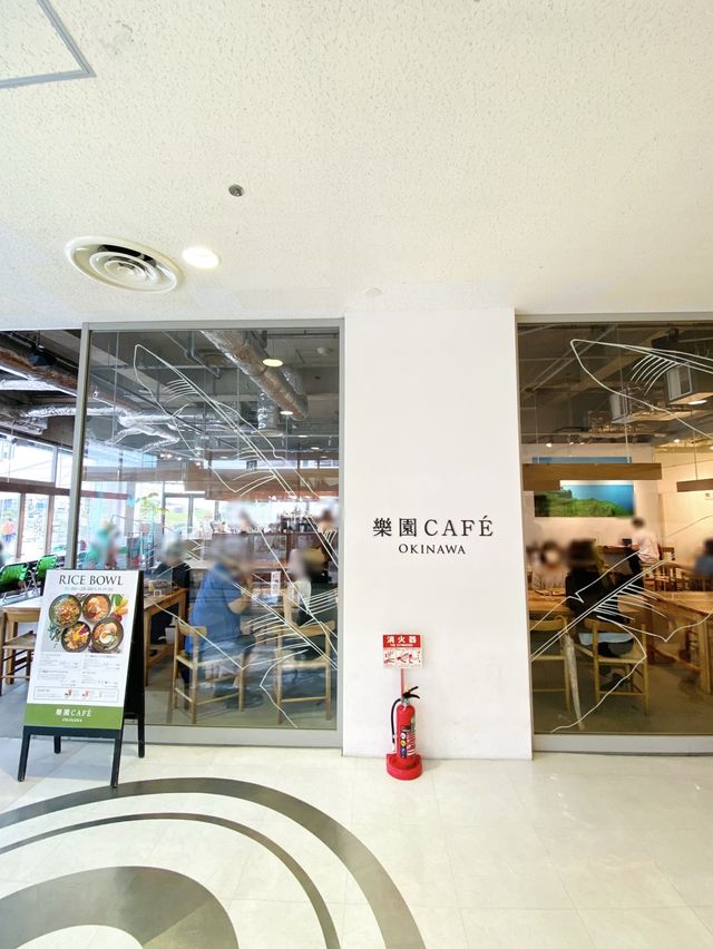 那覇🌴ヴィーガン対応の沖縄ローカルフードがおしゃれで美味しい💓 樂園CAFÉ