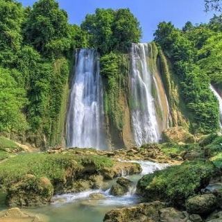 Ramai yang dah pergi Jakarta dan Bandung, tapi rasanya tak ramai yang pergi kawasan Sukabumi, kat sana ada satu kawasan yang masuk dalam Geopark Global UNESCO, iaitu kawasan Ciletuh Geopark.
Haritu flight Jakarta dapat rm400+ return.
Kawasan ini memang sesuai untuk yang sukakan alam semula jadi, sukakan nature. 
Sempat juga merasa pergi 1 kawasan yang rumah diorang tak boleh lebih dari 40 rumah.
Time ni saya ambil package, sebab susah nak cari info2 penginapan dan aturkan itinerary. Dalam masa 5D/4N, hampir 14 tempat lawatan yang saya pergi.
#backpacker #cuti #holiday_mood #vacations_mood 
#nature #indonesiatrip
