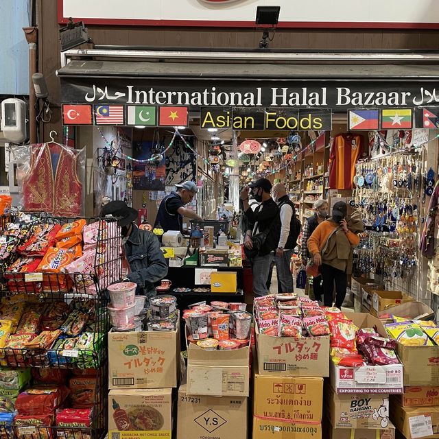 見て、食べて楽しい大須商店街