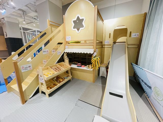 特色親子餐廳！有自動高爾夫球練習場和playroom~