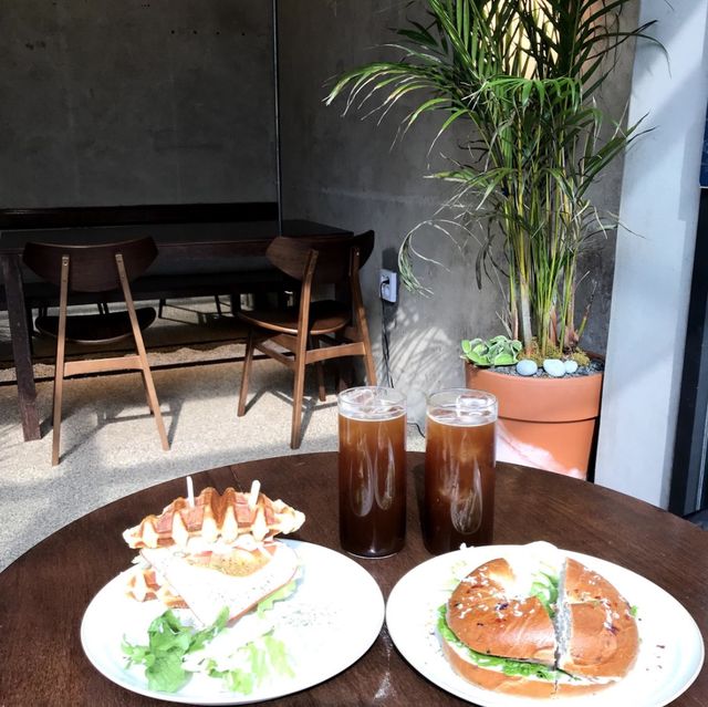 韓国/ソウル【陽川区】山の中のレストラン？🌳コーヒーから、ビールやワインも飲める自然いっぱい隠れ家🤎