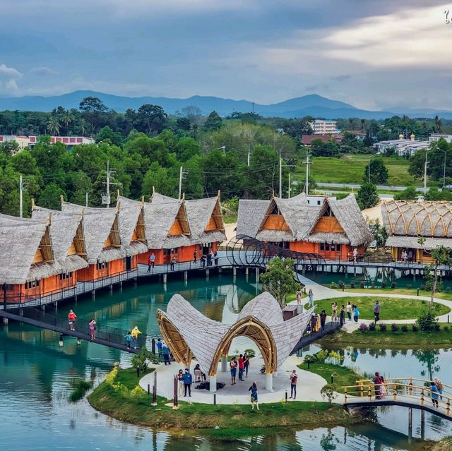 SeaVerse Cafe & Restaurant คาเฟ่ไม้ไผ่ สไตล์ฮาวาย