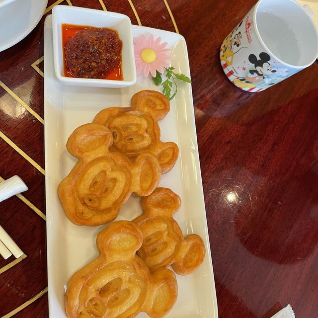 晶河軒，迪士尼特色點心午餐