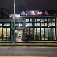 제주 노형동 맛집)돈사촌 - 육즙 폭발하는 제주 흑돼지 근고기전문점