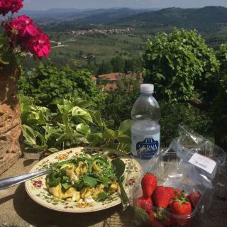 In the heart of TUSCAN HILLS ; Carmignano 