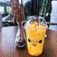 เดอย่า คาเฟ่ 