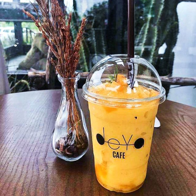 เดอย่า คาเฟ่ 