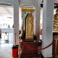 ไหว้ขอพรศาลหลักเมืองกรุงเทพสักการะสิ่งศักดิ์สิทธิ์