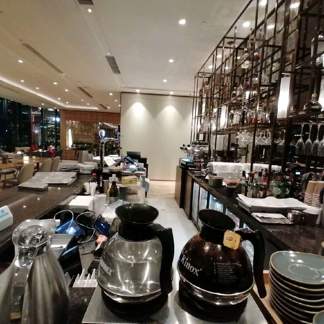半山看香港曰夜景的餐廳