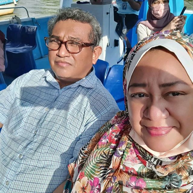 cruising down melaka river