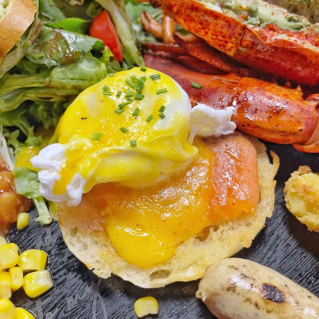 大大盤原隻龍蝦 All Day Breakfast