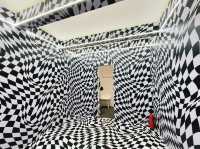 Trippy pop-up experience