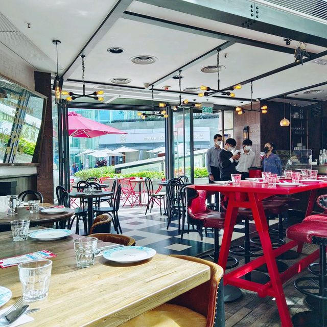 圓方頂樓，曬太陽午餐！嘆！