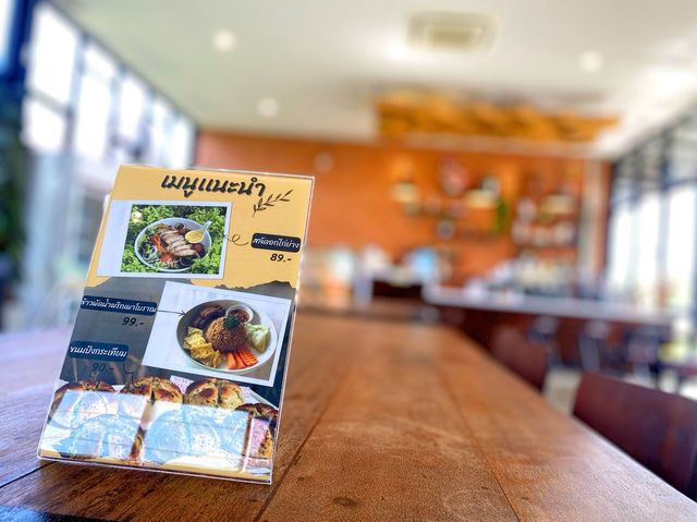 คาเฟ่แนะนำเมืองสุพรรณ Greenlake farm to Cafe’ 