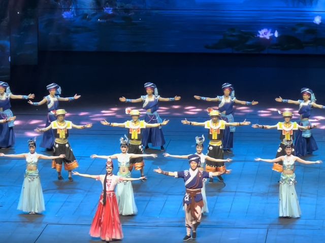 A must see show in Romance Park 