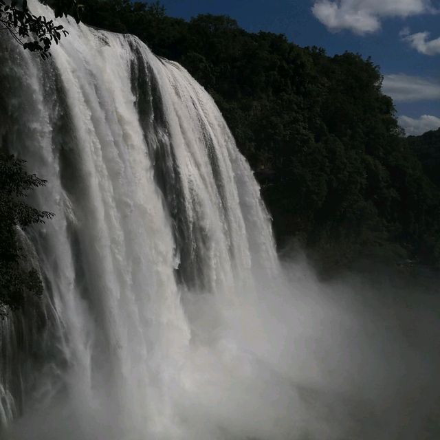 Huangguoshu - the biggest waterfall in China 