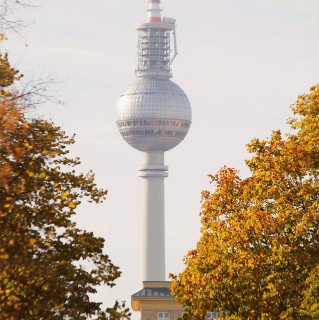 City-Walk: Karl-Marx-Allee in Berlin