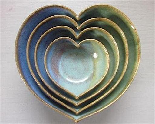 Family Ceramics Class- Heart Bowls (6-7 session) | 402 Garfield St S