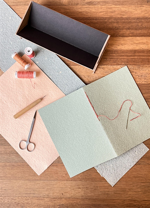 Atelier de couture de petits carnets avec Delphine Platten | 5709 Av. Papineau #103
