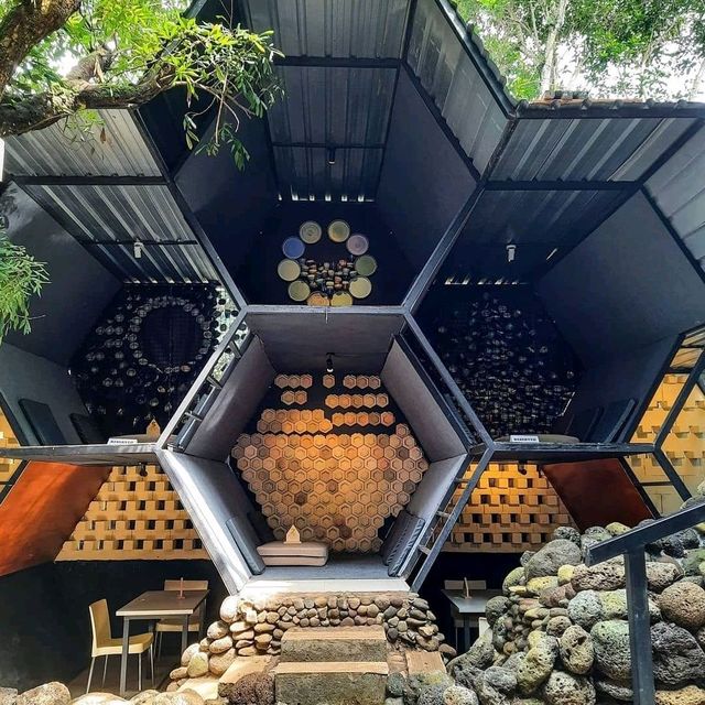 NARUNA SPACE CAFE SALATIGA