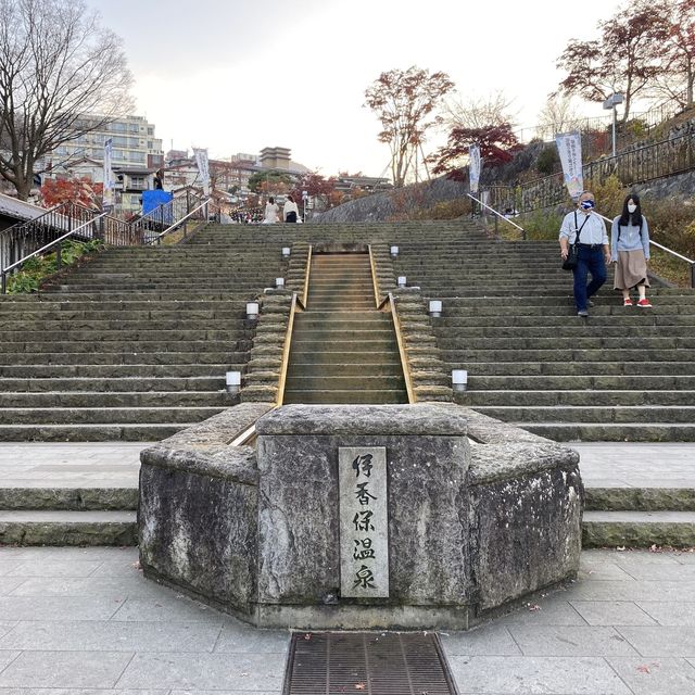 【群馬】レトロな石段がステキな温泉街