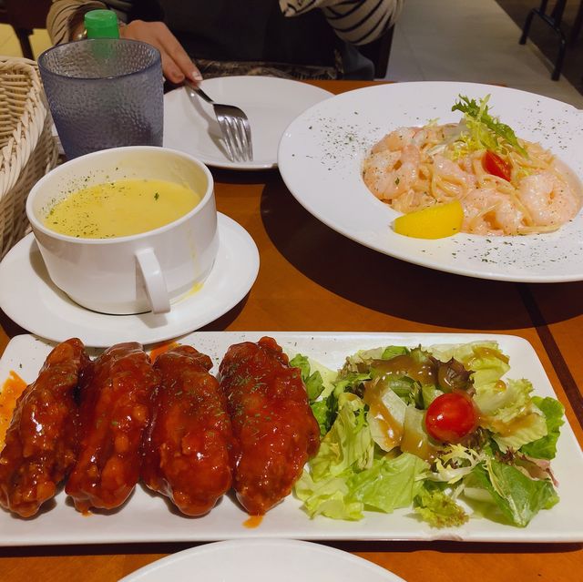 即興樓上Cafe🥰油麻地聚腳點