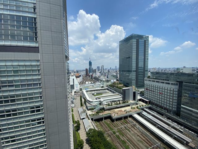 新宿の景色を独り占めできる？トレインビュースポットホテル