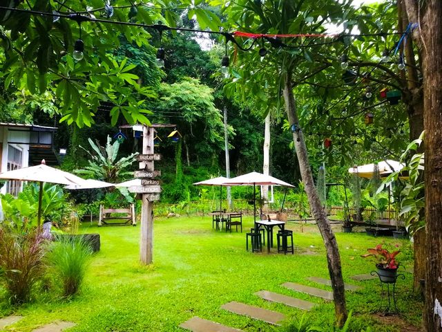 คาเฟ่ลับที่น้ำตกไทรโยคน้อย