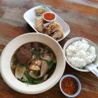 ต้มเลือดหมูสุดอร่อย ร้านดังย่านรั​ตนาธิเบศร์​ 