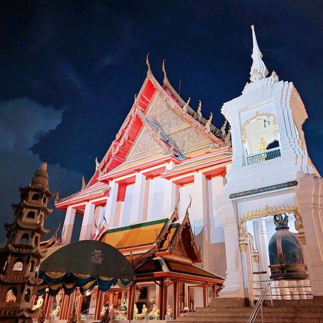 วัดกัลยาณมิตร​ วัดงามริมแม่น้ำเจ้าพระยา